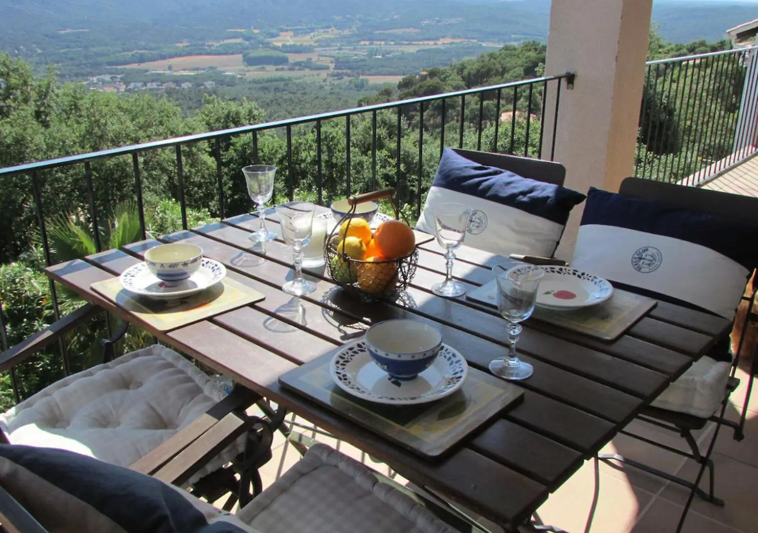 Sunny Costa Brava Getaway Apartment Santa Cristina d'Aro Spain